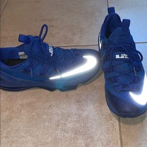 LeBron low-top basketball shoes